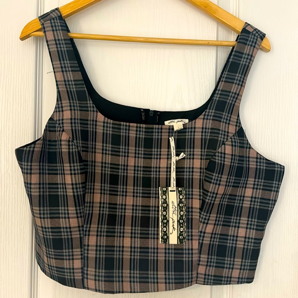 BNWT ULTRA PINK Crop Plaid Top PTP 21.5